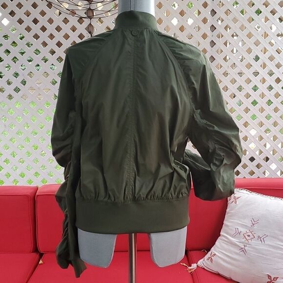 Hunter for Target | Cropped Windbreaker - Picture 2 of 6